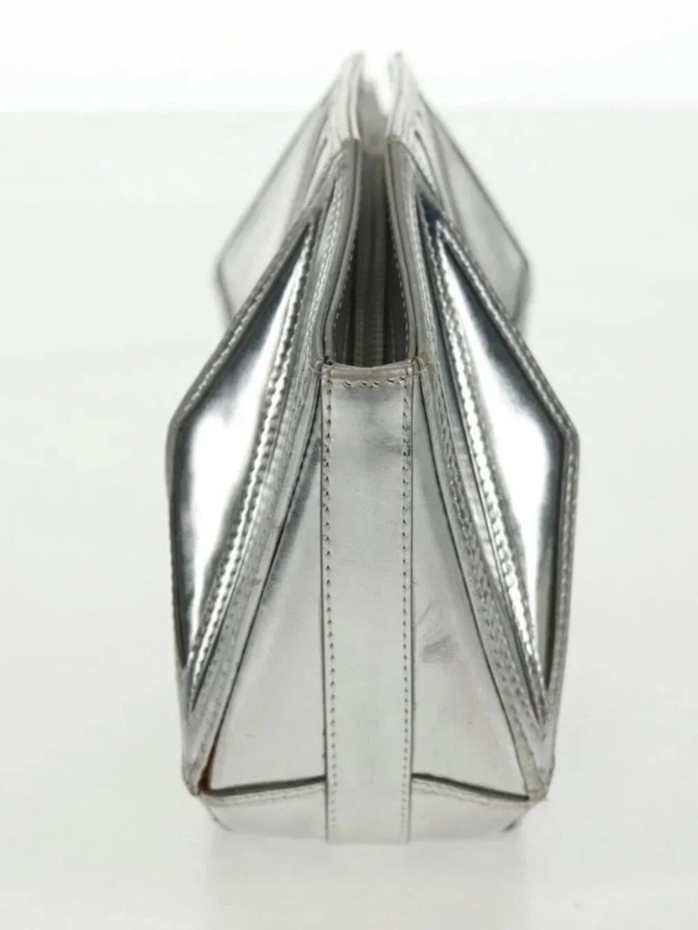 CHANEL Clutch Bag Leather Silver CC Auth 162899V